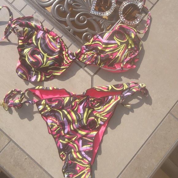 Colorful fun in the sun bikini! - Picture 2 of 3